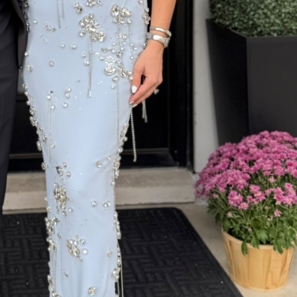 Oscar De La Renta Strapless Jeweled Column Gown - Picture 6 of 9